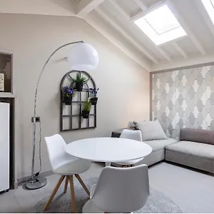 Maison Del Ducato “cavour 24” , Parma Italy